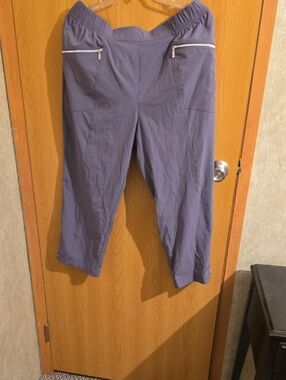new directions muted mauve active capri pants